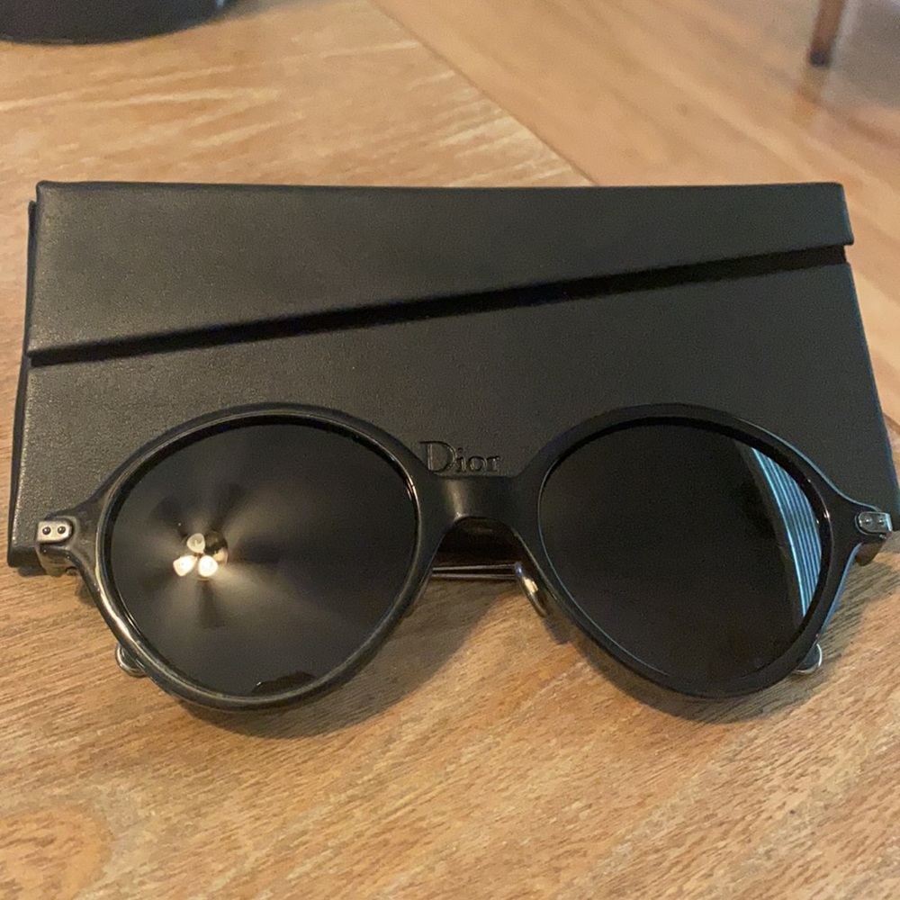 Dior sun glasses - Picture 5 of 7